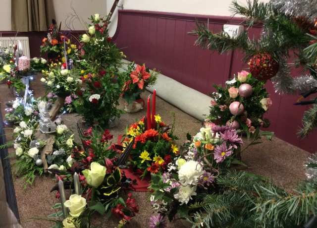 Flower arranging led by Lynne December 2018 - photo 2 Flower arranging led by Lynne December 2018 - photo 2